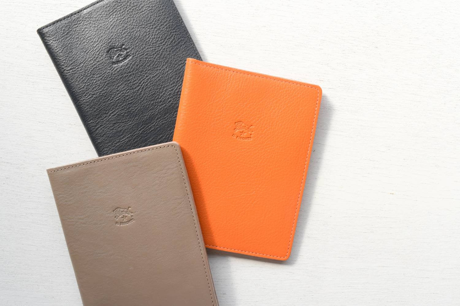 【イルビゾンテ】パスポートケース 54172304190