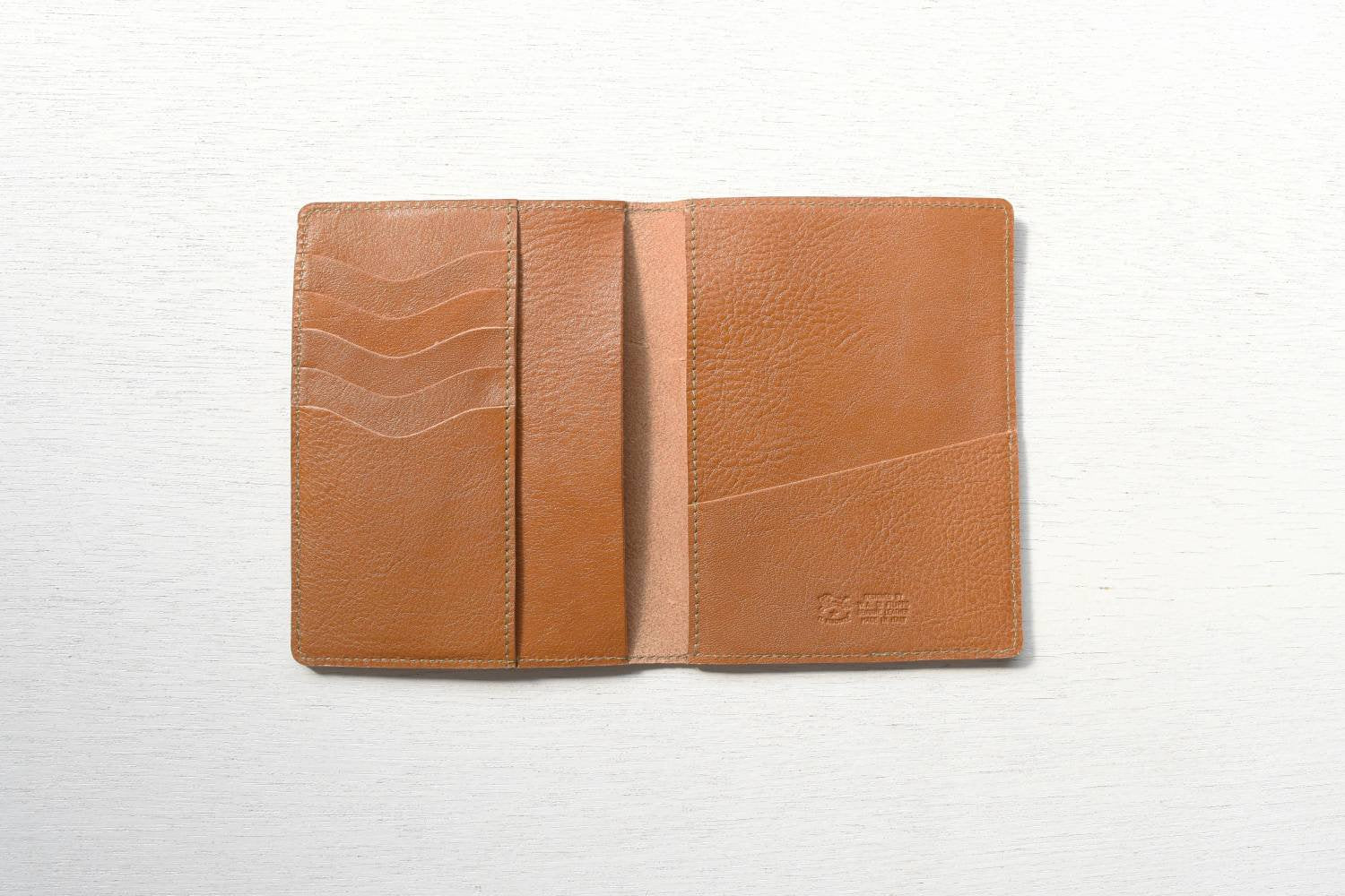 【イルビゾンテ】パスポートケース 54172304190