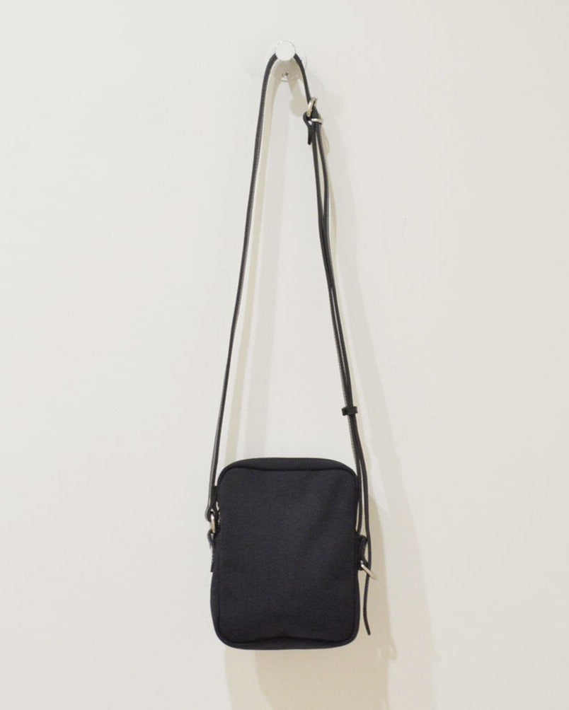 【イルビゾンテ】ナイロンクロスボディバッグ 54242305121