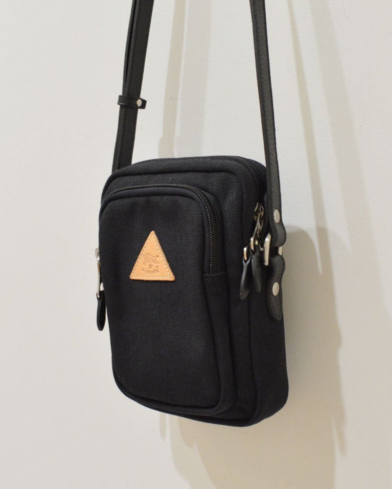【イルビゾンテ】ナイロンクロスボディバッグ 54242305121