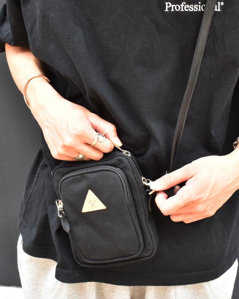 【イルビゾンテ】ナイロンクロスボディバッグ 54242305121