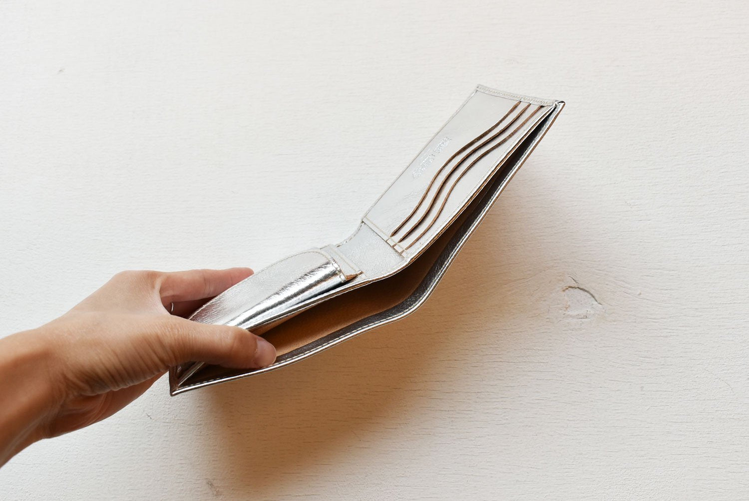 【イルビゾンテ】メタリックレザー ウォレット 54192306440