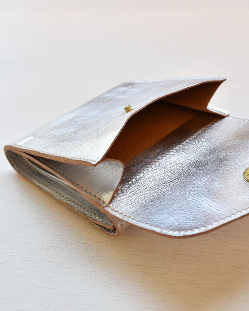 【イルビゾンテ】メタリックレザー ウォレット 54172310740