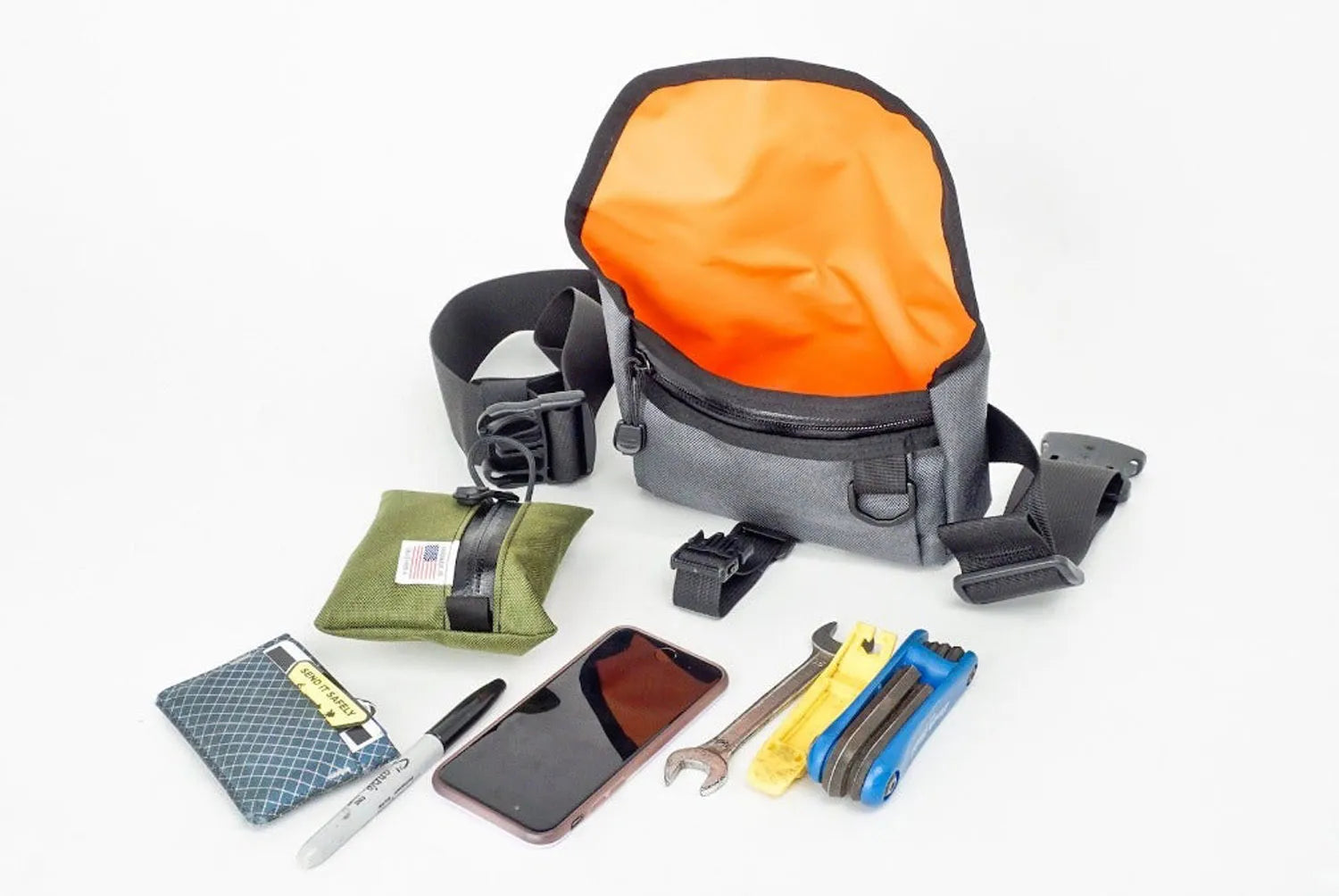 【バーンストア】ROAD RUNNER BAGS / Waterproof Hip Bag-Pro (ウォータープルーフヒップバッグ・プロ)