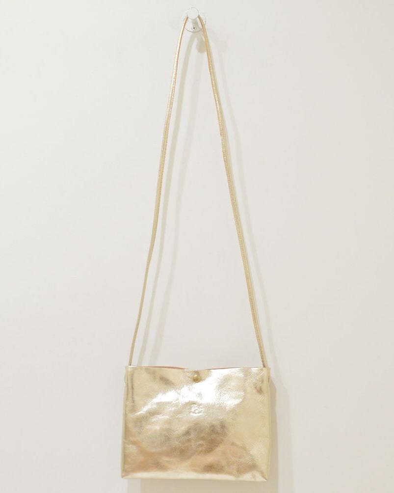 【イルビゾンテ】メタリックレザー クロスボディバッグ 54202303611