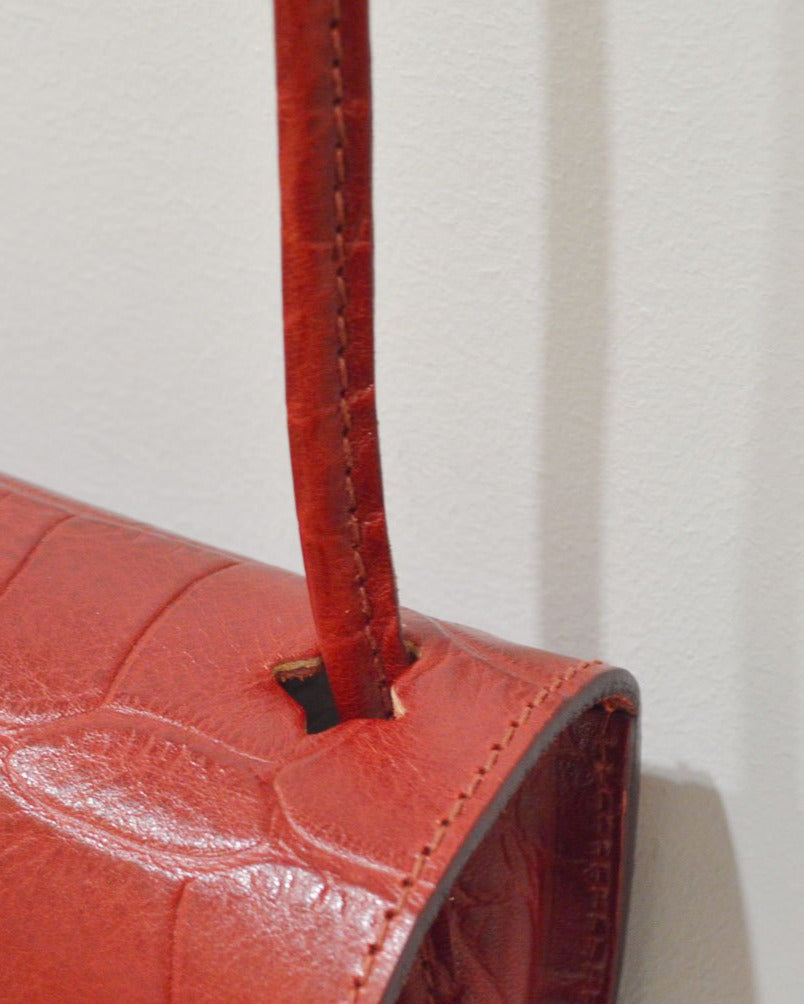 【イルビゾンテ】クロコエンボスドレザー クロスボディバッグ 54202307711