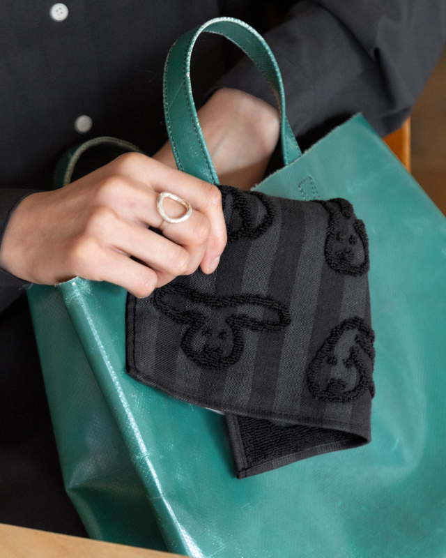 WARMGREY TAIL(ウォームグレーテール)/ BUNNY BUNNY HAND CLOTH - BLACK【バーンストア】