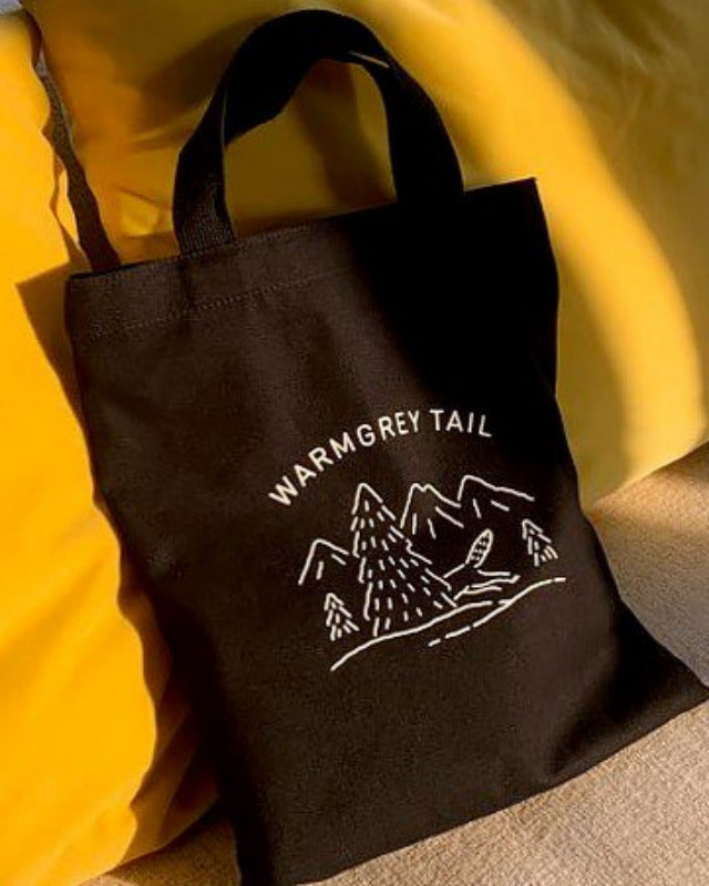 【バーンストア】WARMGREY TAIL / DOTOM BLACK LOGO BAG