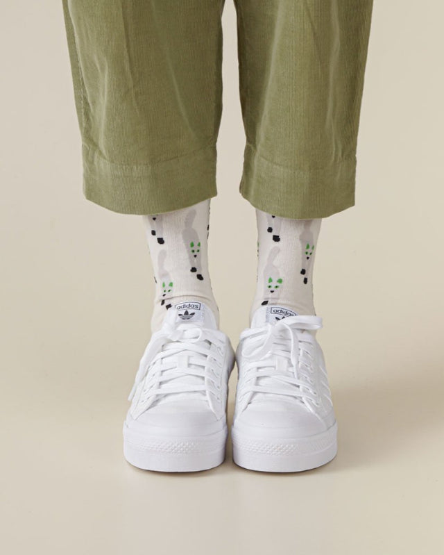 WARMGREY TAIL(ウォームグレーテール)/ CAT COMING SOCKS - WHITE【バーンストア】