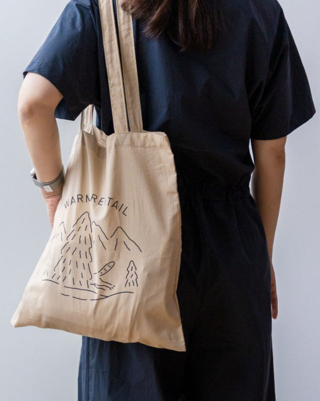 【バーンストア】WARMGREY TAIL / LOGO BAG - BEIGE ファブリックバッグ