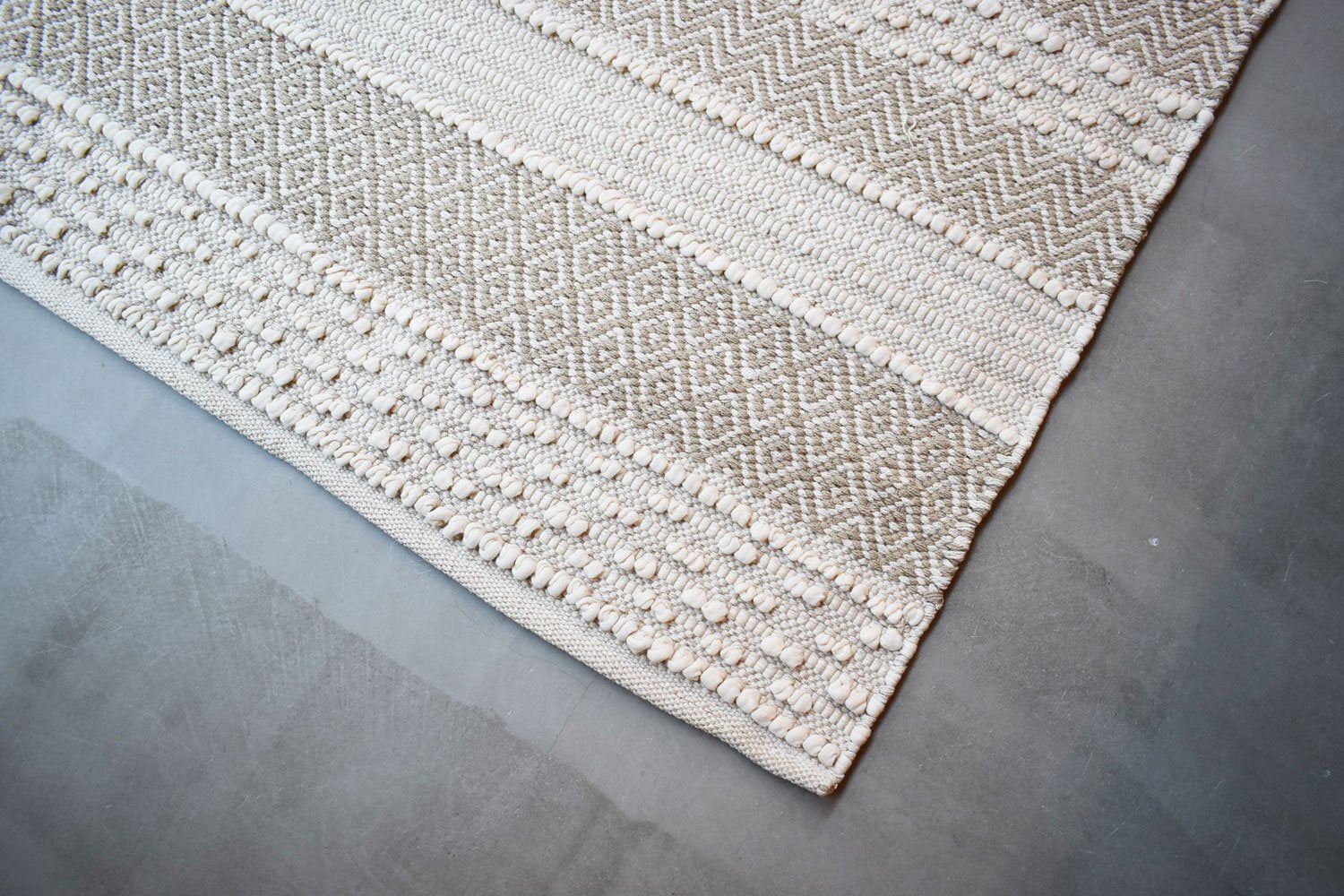 【バーンストア】HOME OF THE BRAVE / CLOUDKNOTTED RUG 91×152