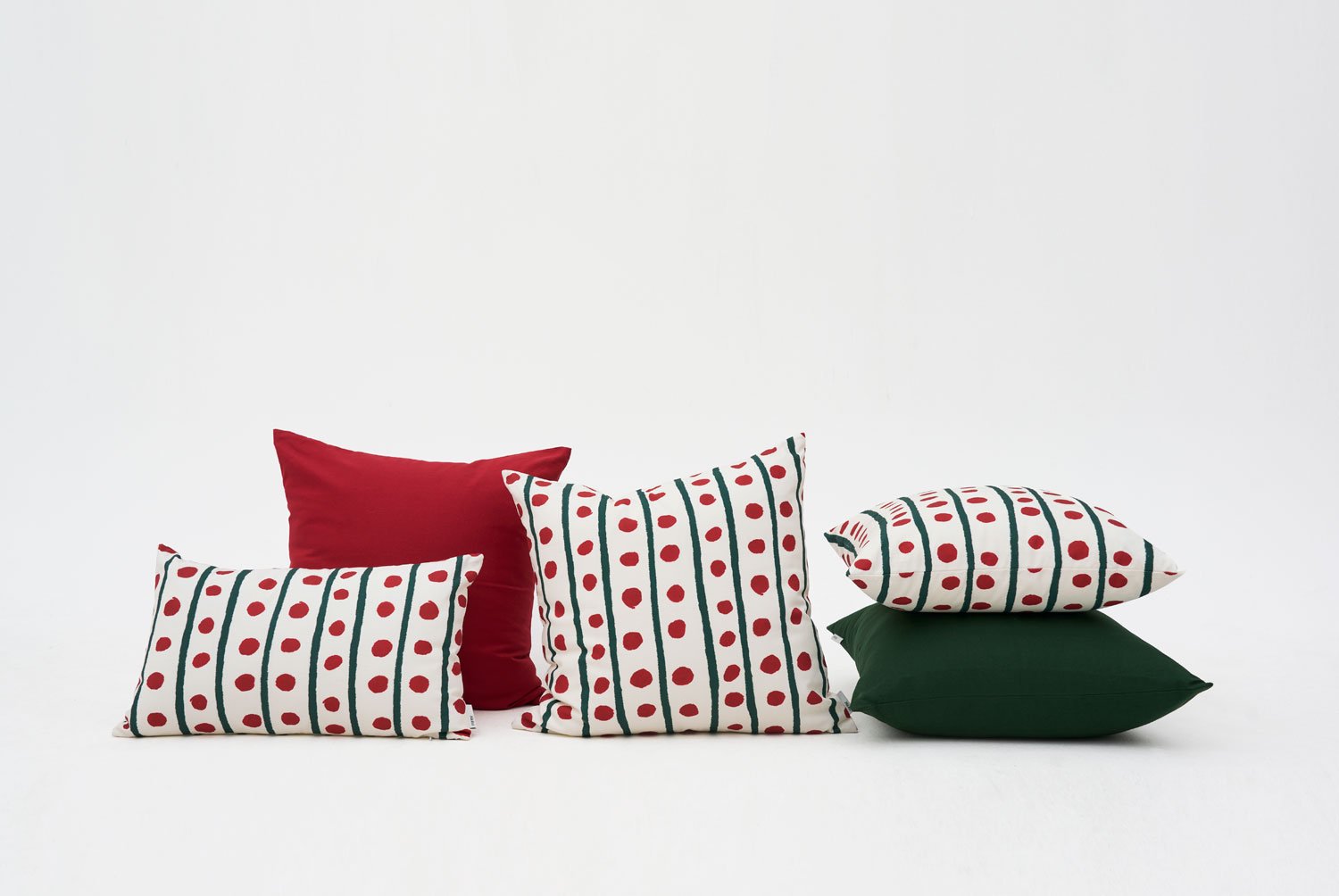 【バーンストア】Nukit / tinkle red クッションカバー