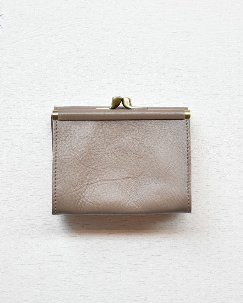 【イルビゾンテ】ビッグサークルロゴコレクション トリフォルドウォレット 54232306841