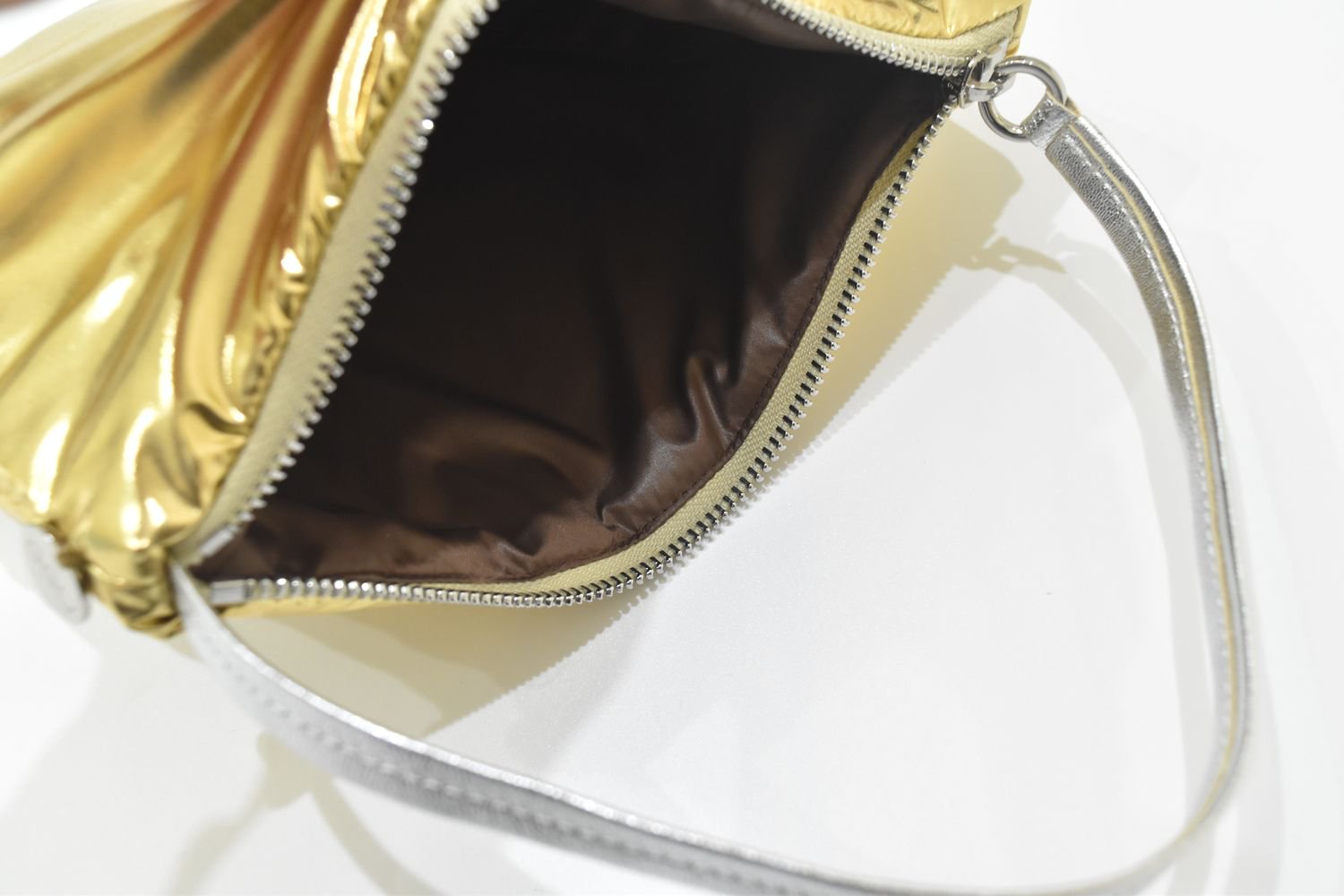 【バーンストア】GGU shine foil padding bag