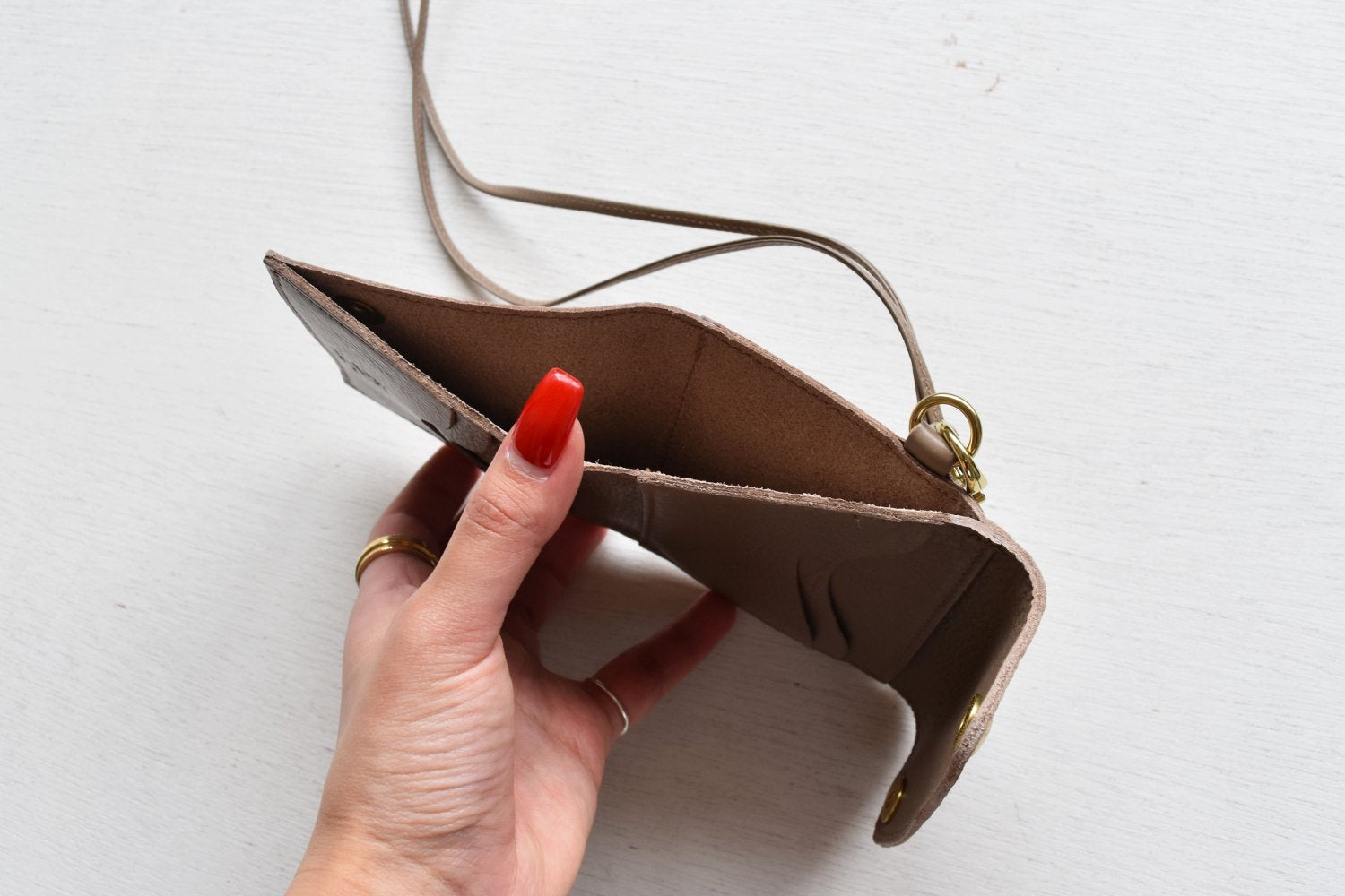 【イルビゾンテ】ネックウォレット 54242309341