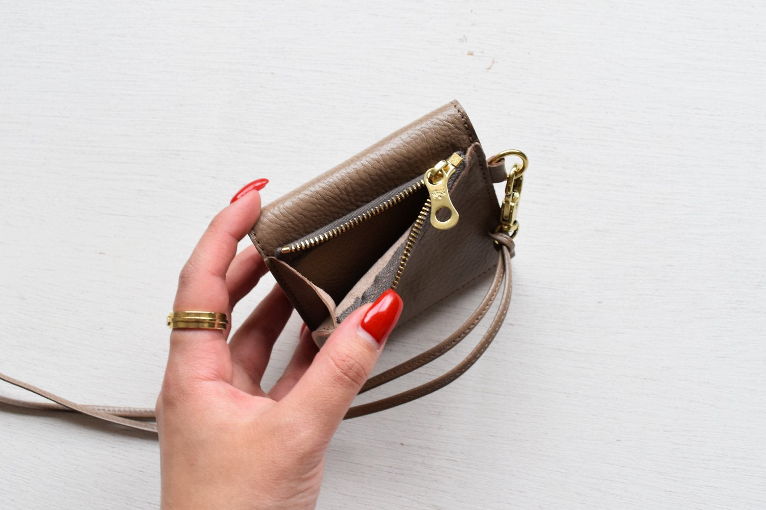 【イルビゾンテ】ネックウォレット 54242309341