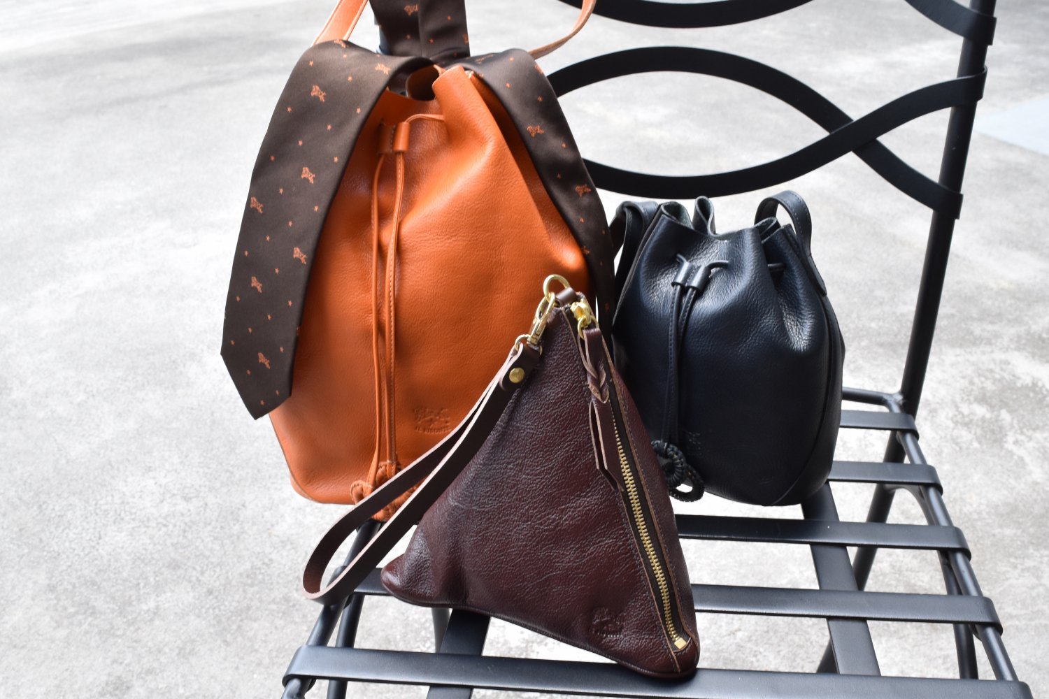 【イルビゾンテ】ハンドバッグ 54242305113