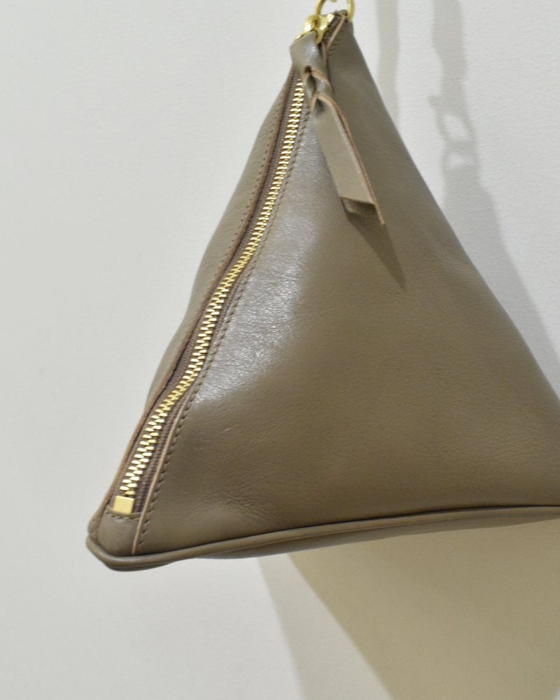 【イルビゾンテ】ハンドバッグ 54242305113