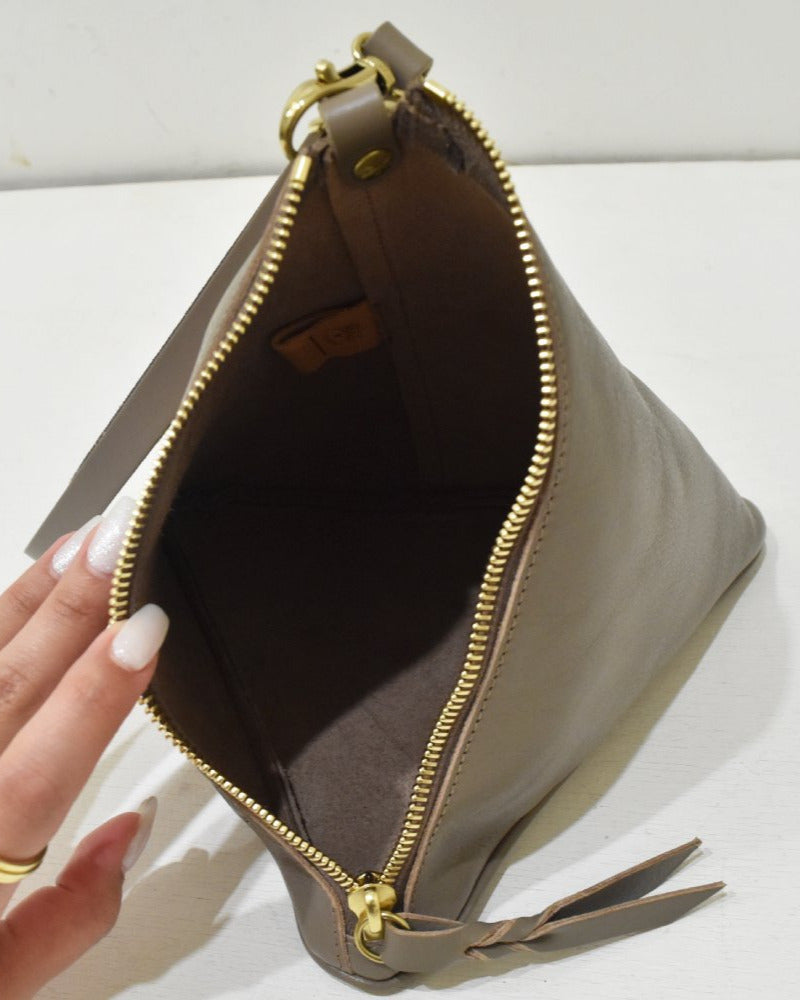 【イルビゾンテ】ハンドバッグ 54242305113