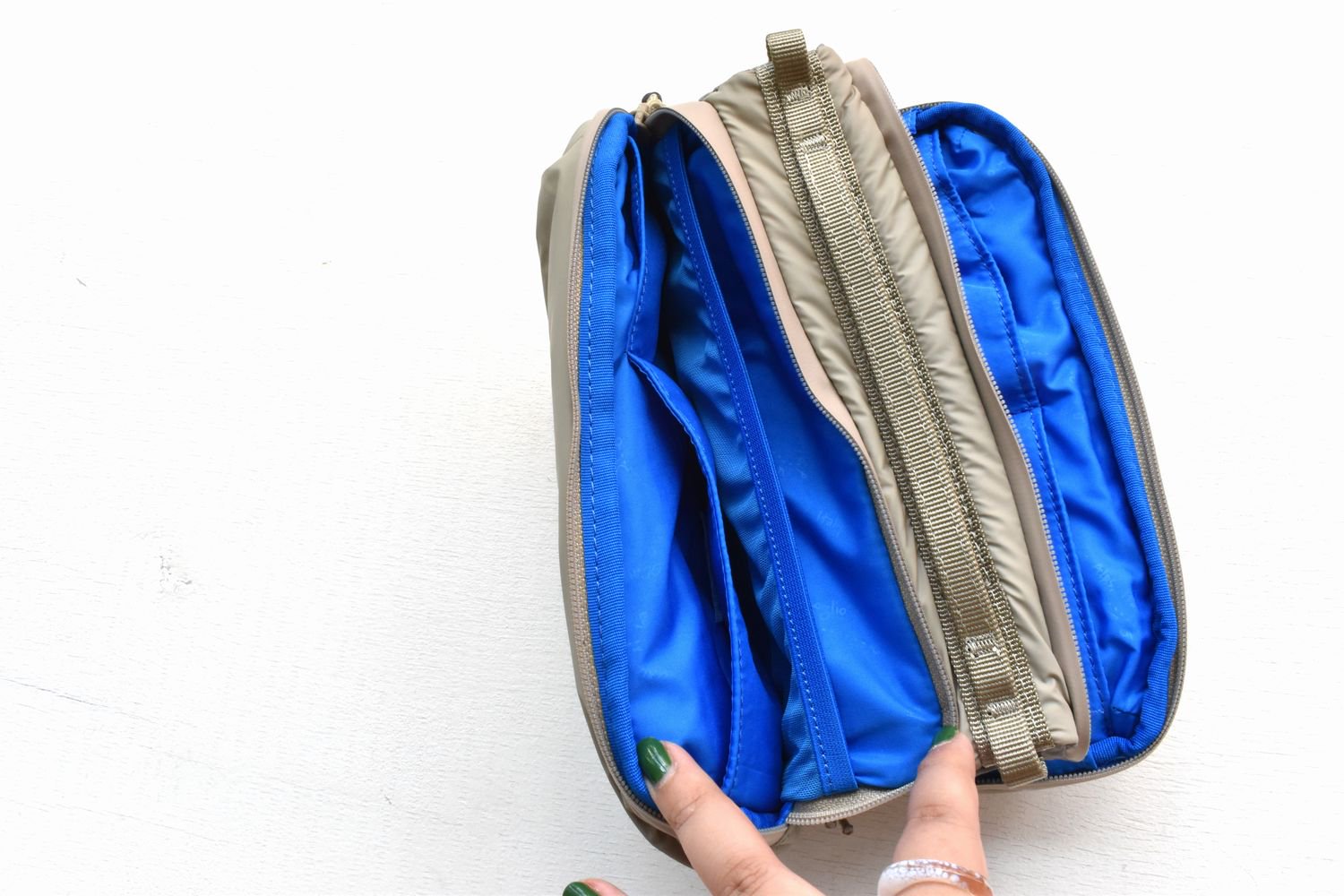 topologie / Bottle Sacoche Medium 【バッグ単体】(Taupe/Puffer)