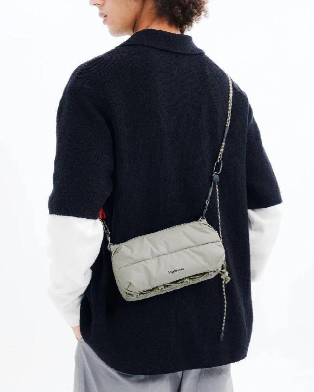 topologie / Bottle Sacoche Medium 【バッグ単体】(Taupe/Puffer)