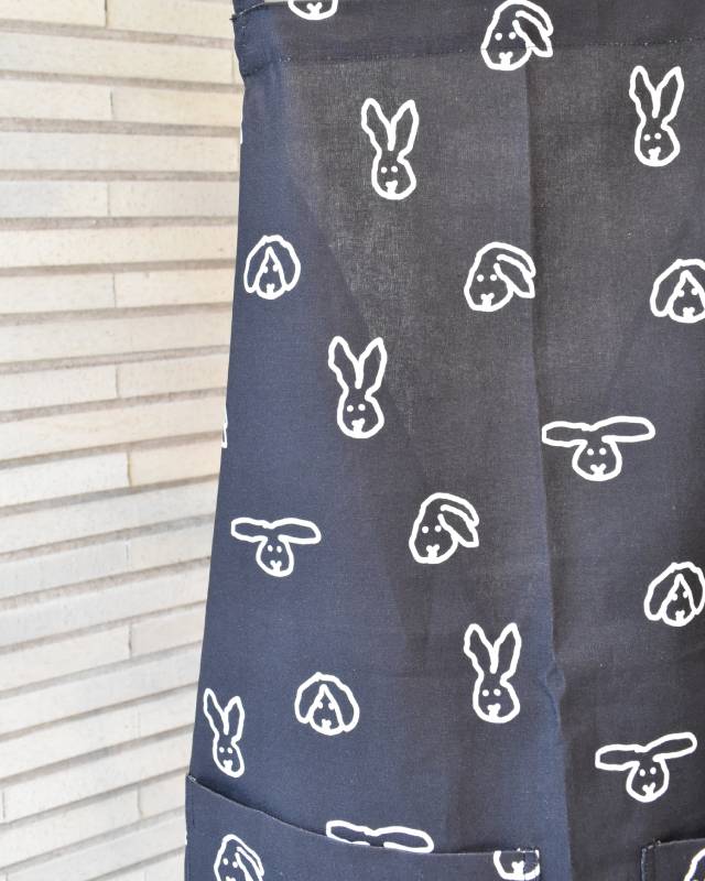 WARMGREY TAIL(ウォームグレーテール)/ BUNNY BUNNY APRON BLACK【バーンストア】