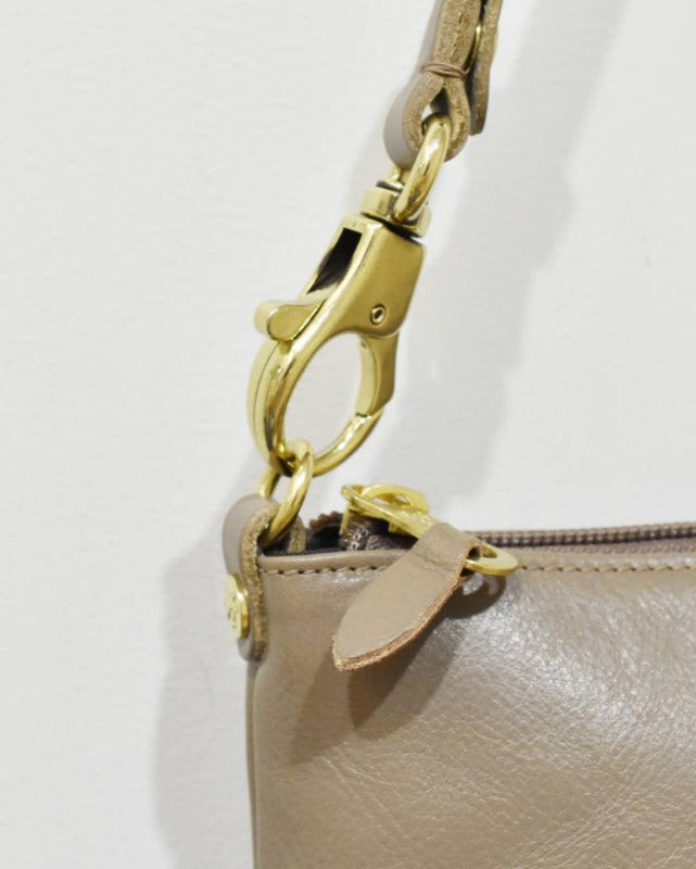 【イルビゾンテ】ショルダーバッグ 5442302211