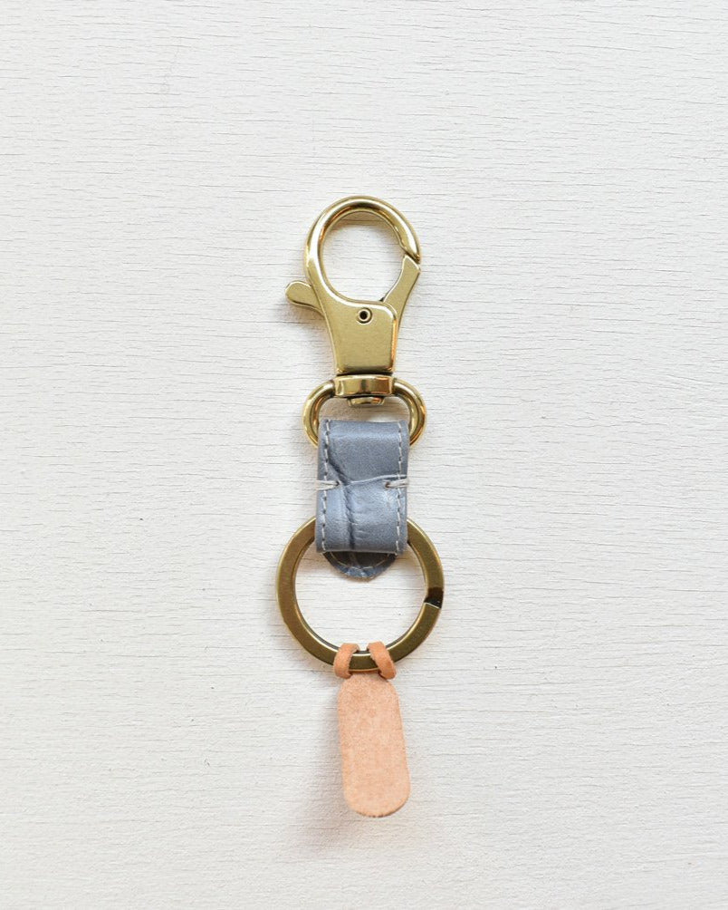 【イルビゾンテ】クロコエンボスドレザー キーホルダー 5402305350