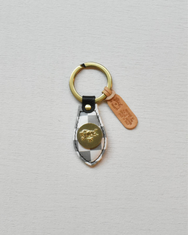 【イルビゾンテ】チェッカー プリント レザー キーリング 54262305950