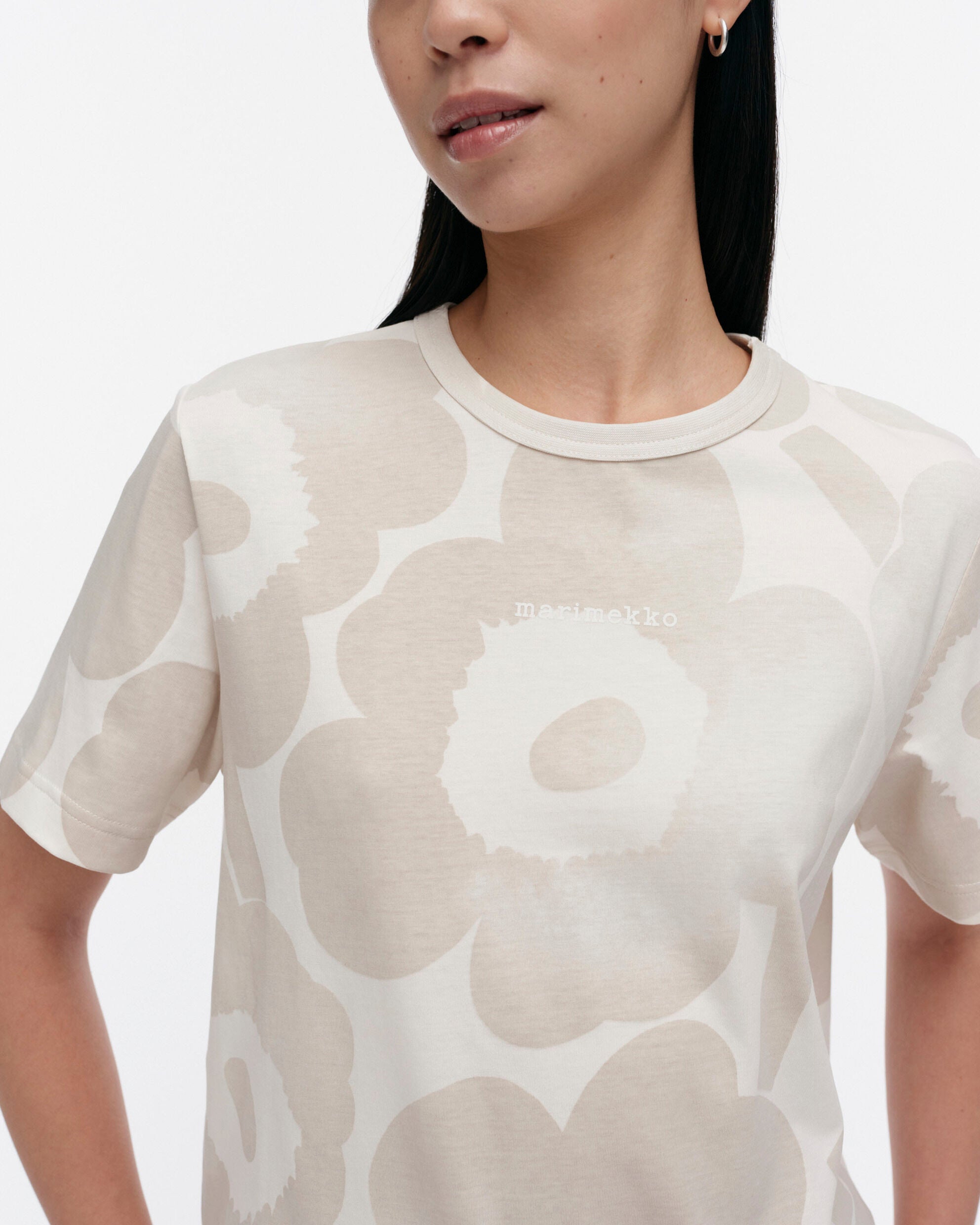 【マリメッコ】Kioski Erna Unikko Tシャツ 52254194537