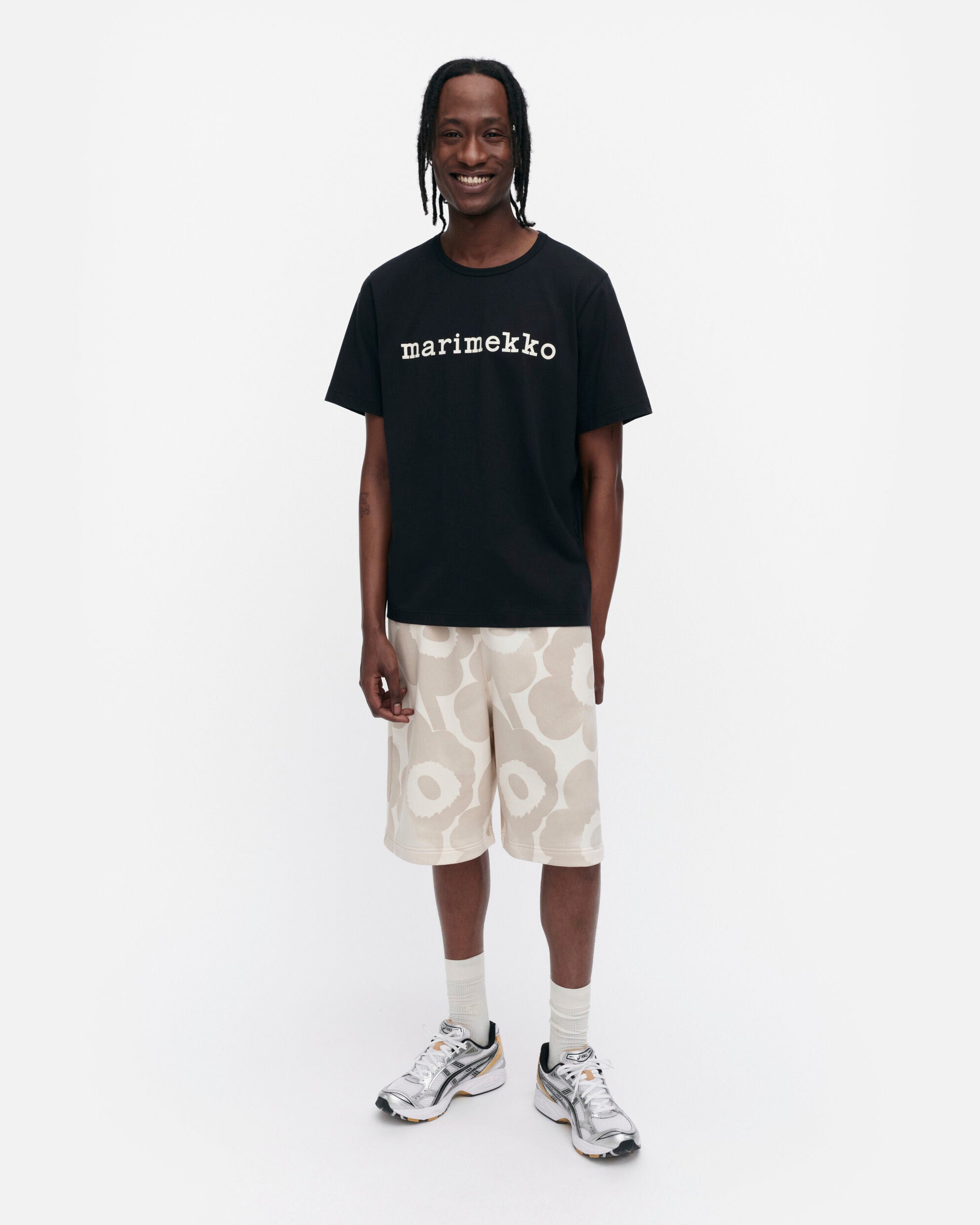 【マリメッコ】Kioski Vihne Logo Tシャツ 52254194564