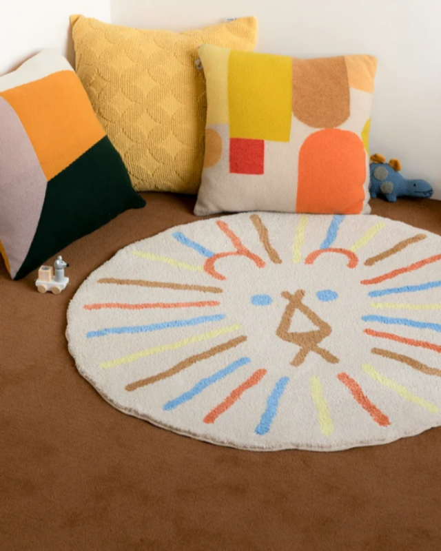 WARMGREY TAIL(ウォームグレーテール)/ LION RUG - MULTICOLORED LINE ON IVORY (ø100cm)【バーンストア】