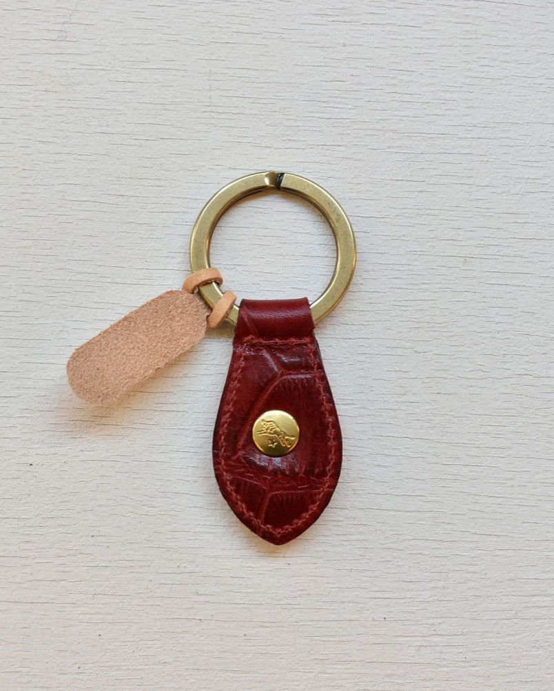 【イルビゾンテ】クロコエンボスドレザー キーホルダー 5432409250