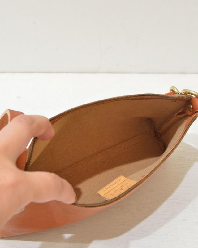 【イルビゾンテ】ショルダーバッグ 5442302111