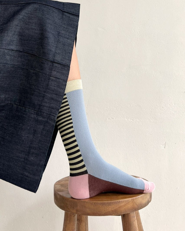 【バーンストア】Bonjour March / Colored paper socks Blue