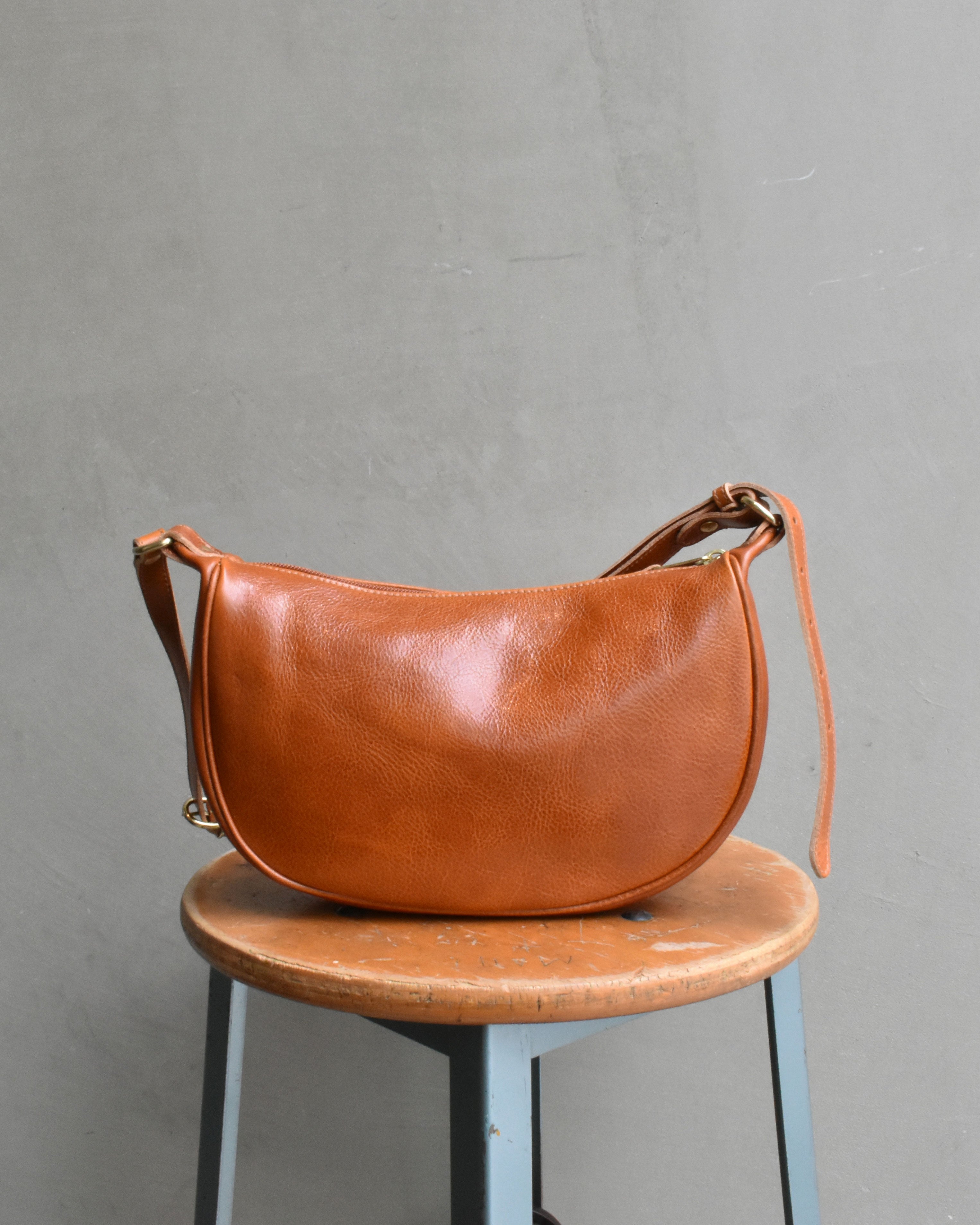 【イルビゾンテ】アンティークレザー ショルダーバッグ 54252308211