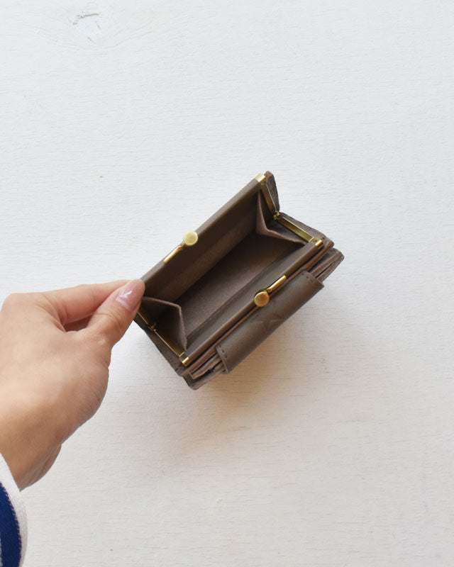 【イルビゾンテ】スター エンボスド レザー ウォレット 54262307941