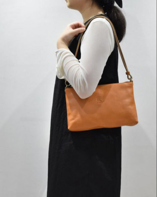 【イルビゾンテ】ショルダーバッグ 5442302211