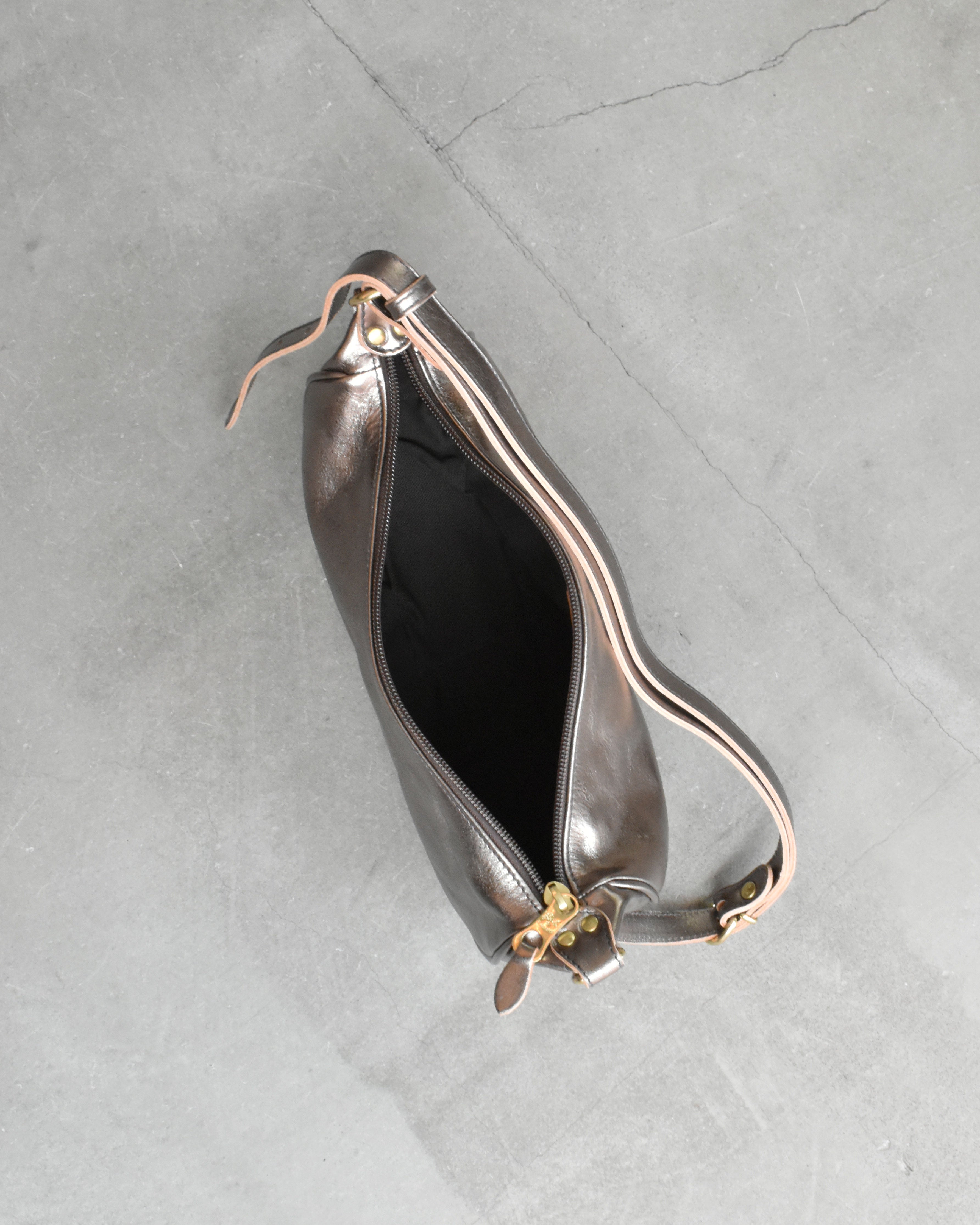 【イルビゾンテ】ショルダーバッグ 54252308111