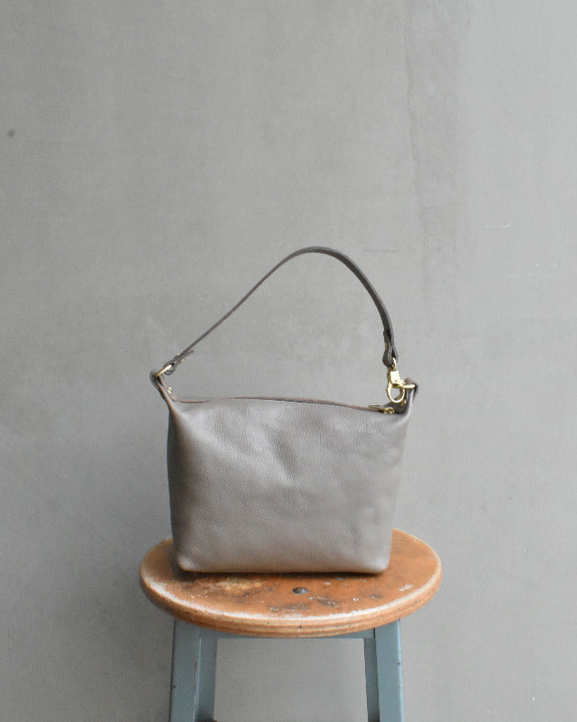 【イルビゾンテ】ショルダーバッグ 54262300510