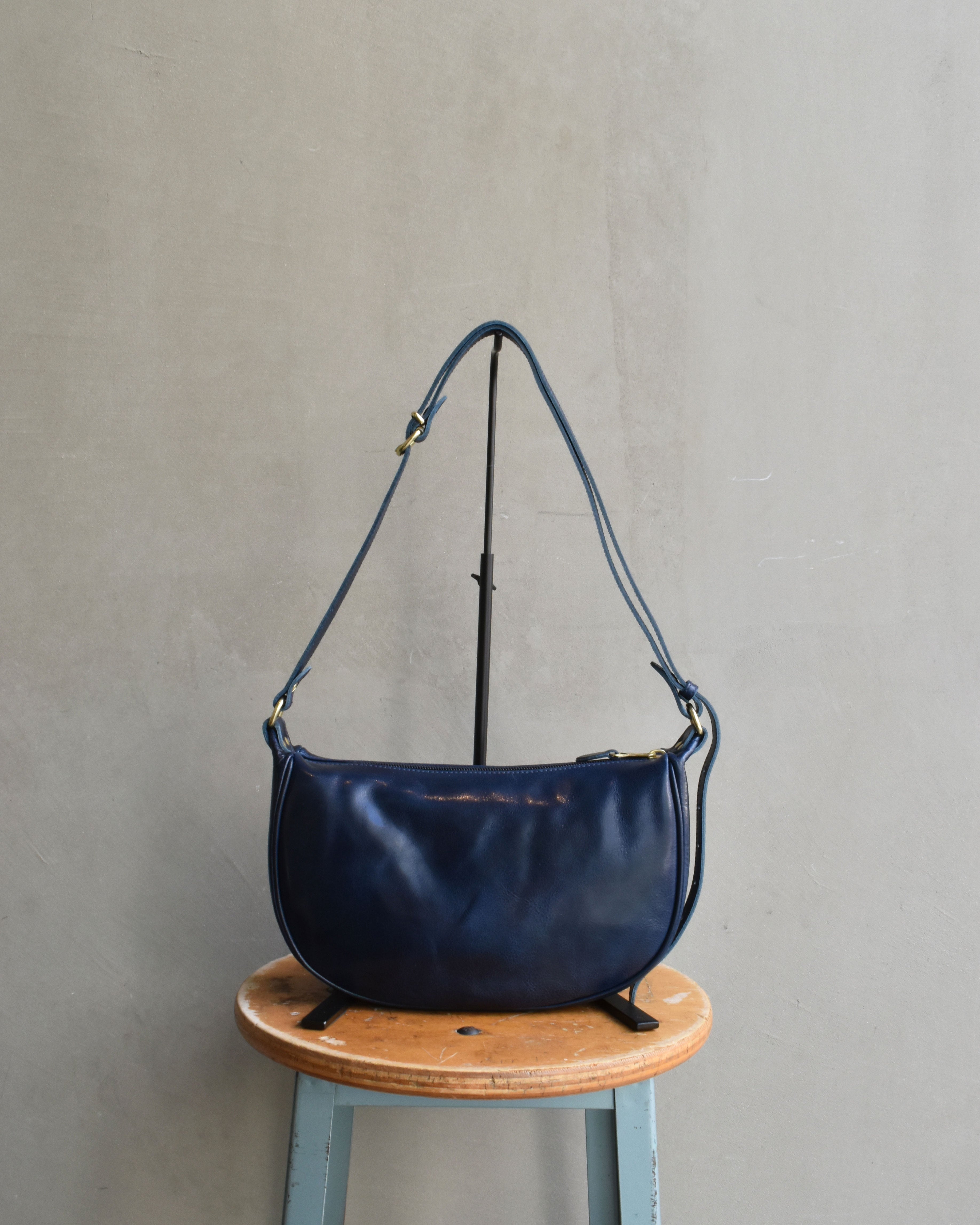 【イルビゾンテ】アンティークレザー ショルダーバッグ 54252308211