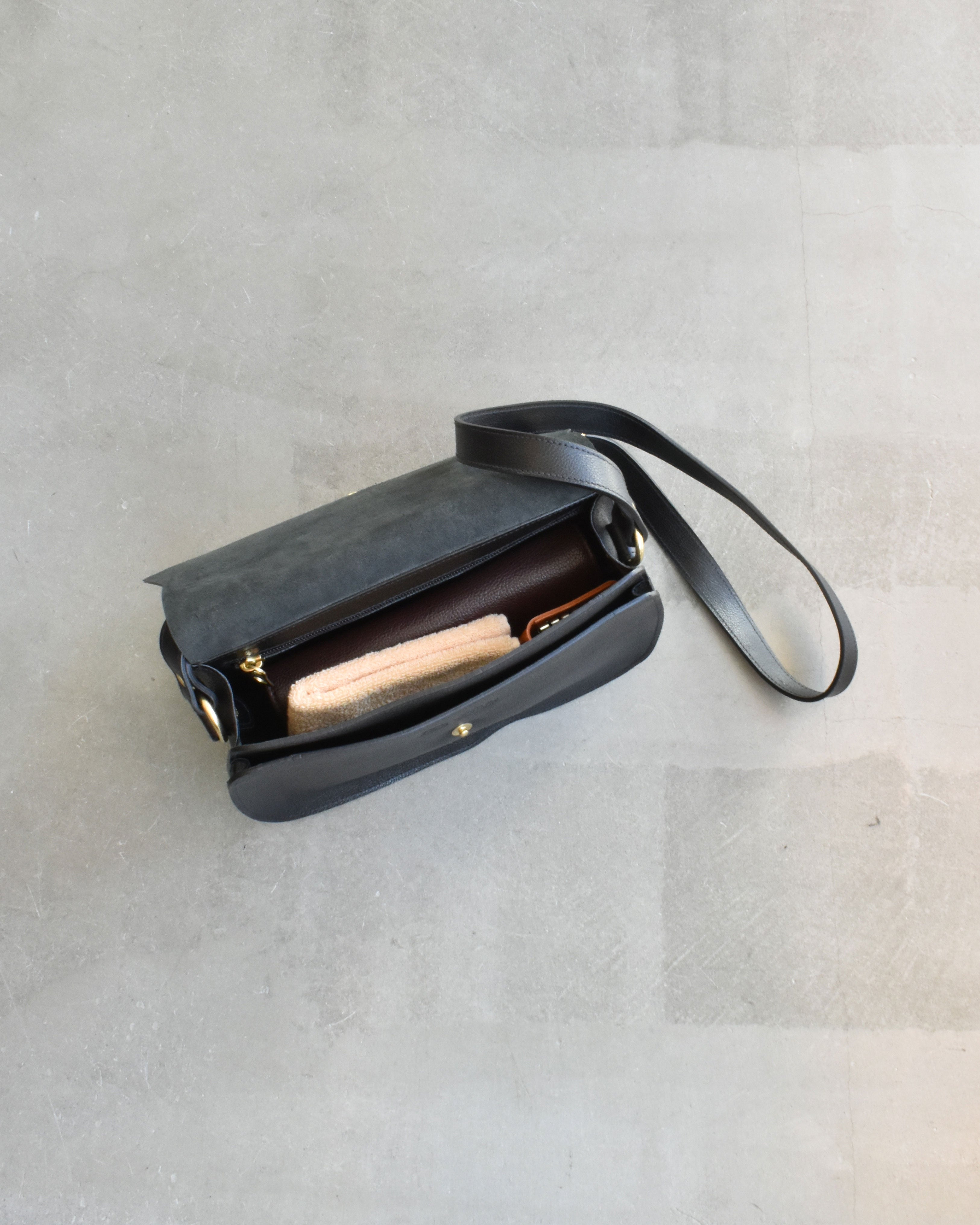 【イルビゾンテ】ショルダーバッグ 54162300611