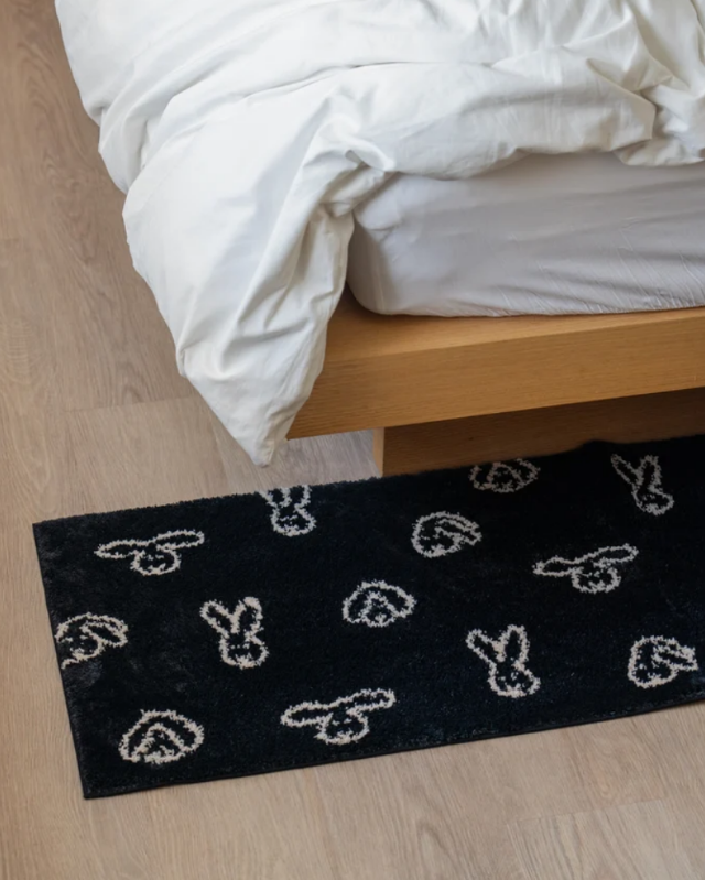 WARMGREY TAIL(ウォームグレーテール)/ BUNNY BUNNY RUG - BLACK (145x45cm)【バーンストア】
