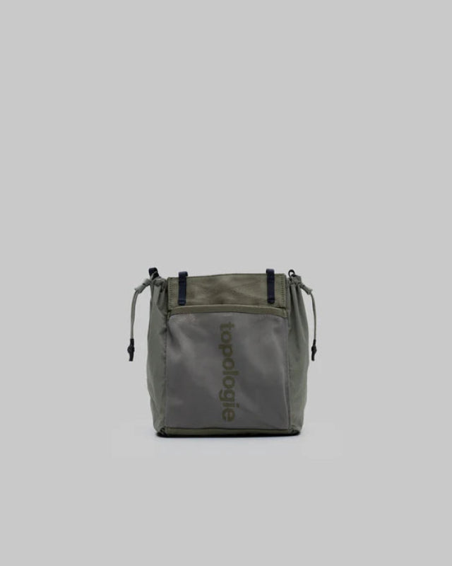 topologie / Summit Tote Small【バッグ単体】(Black/TechSateen)