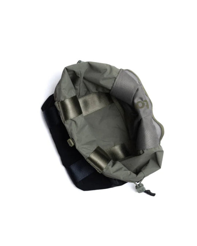 topologie / Summit Tote Small【バッグ単体】(Black/TechSateen)
