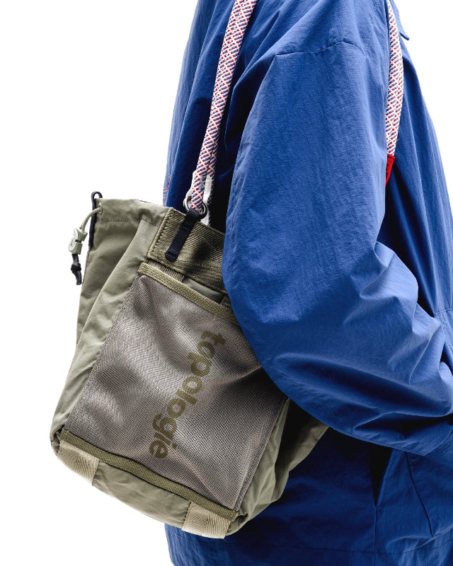 topologie / Summit Tote Small【バッグ単体】(Black/TechSateen)