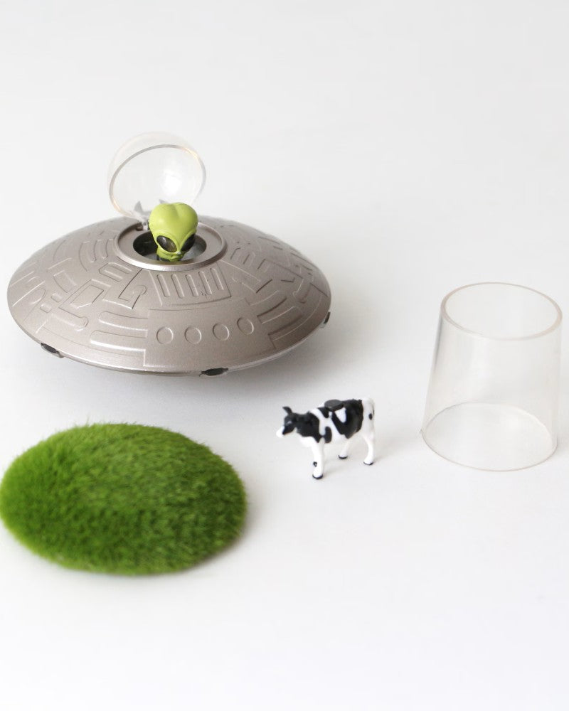 DETAIL(ディテール) / Toy & Book "UFO Cat Invasion" & "UFO Cow Abduction" トイ&ブック UFO【サラダボゥル】