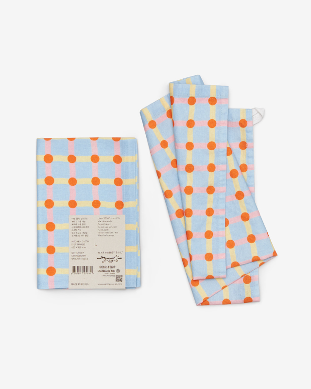 【バーンストア】WARMGREY TAIL / DOT CHECK KITCHEN CLOTH -STRAWBERRY ON LIGHT BLUE キッチンクロス