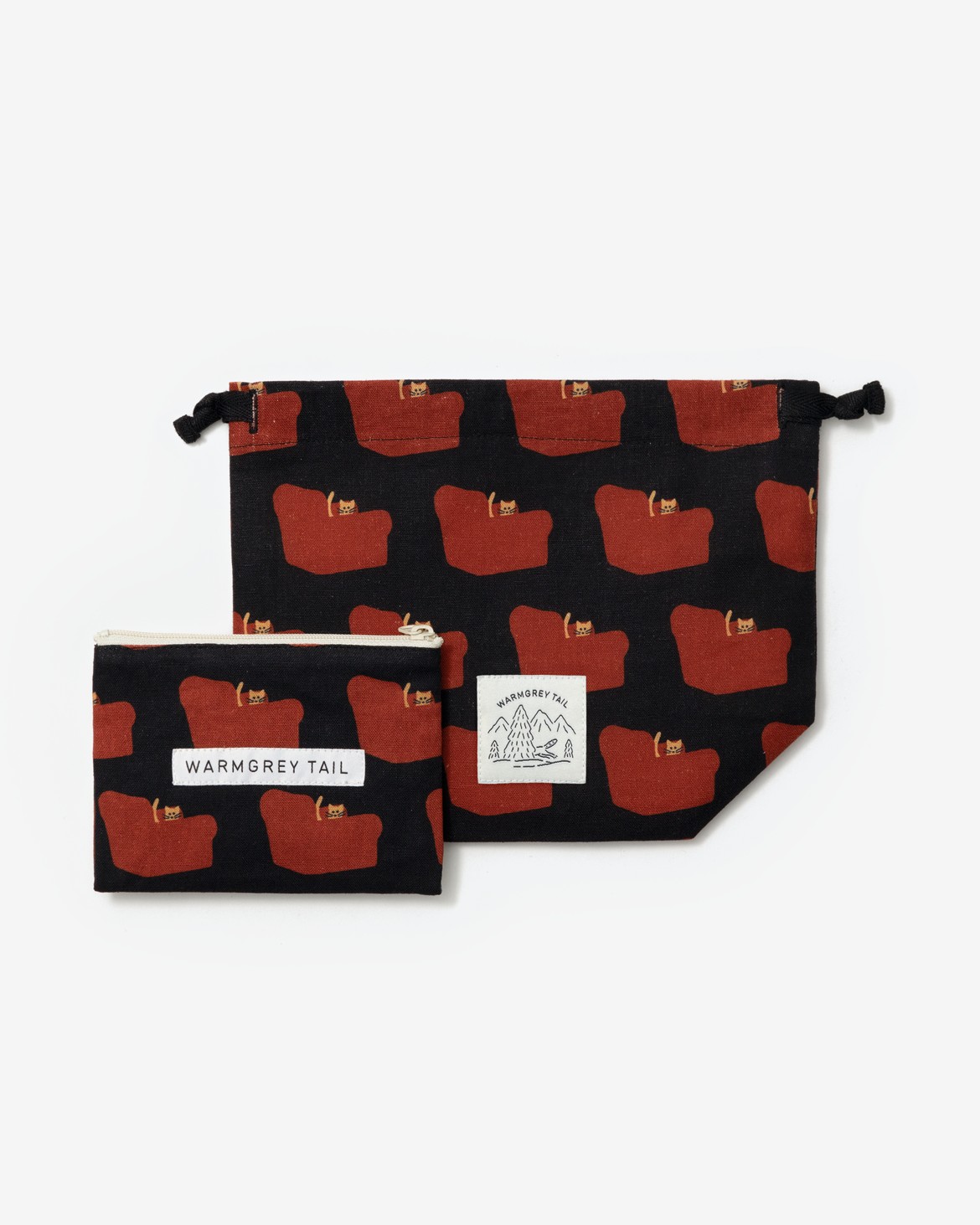 WARMGREY TAIL(ウォームグレーテール)/ ARMCHAIR STRING POUCH - RED ON BLACK 巾着ポーチ【バーンストア】