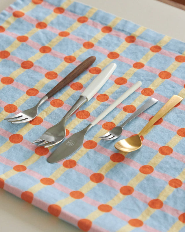 【バーンストア】WARMGREY TAIL / DOT CHECK KITCHEN CLOTH -STRAWBERRY ON LIGHT BLUE キッチンクロス